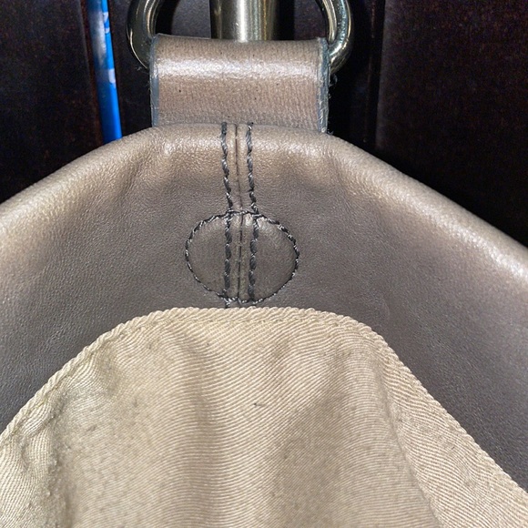 Vintage Banana Republic Lamb Skin - 2in 1,Crossbody & Shoulder bag. - Picture 13 of 16